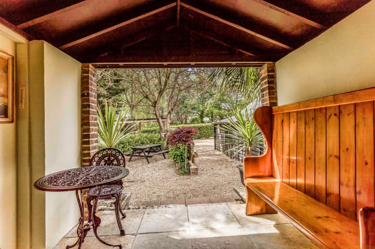Hunston Mill Self Catering Dog Stay For Free Чичестър Екстериор снимка