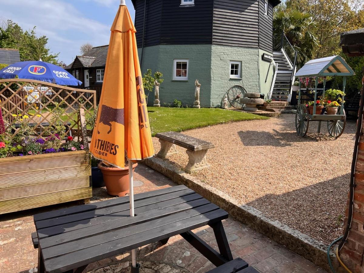 Hunston Mill Self Catering Dog Stay For Free Чичестър Екстериор снимка