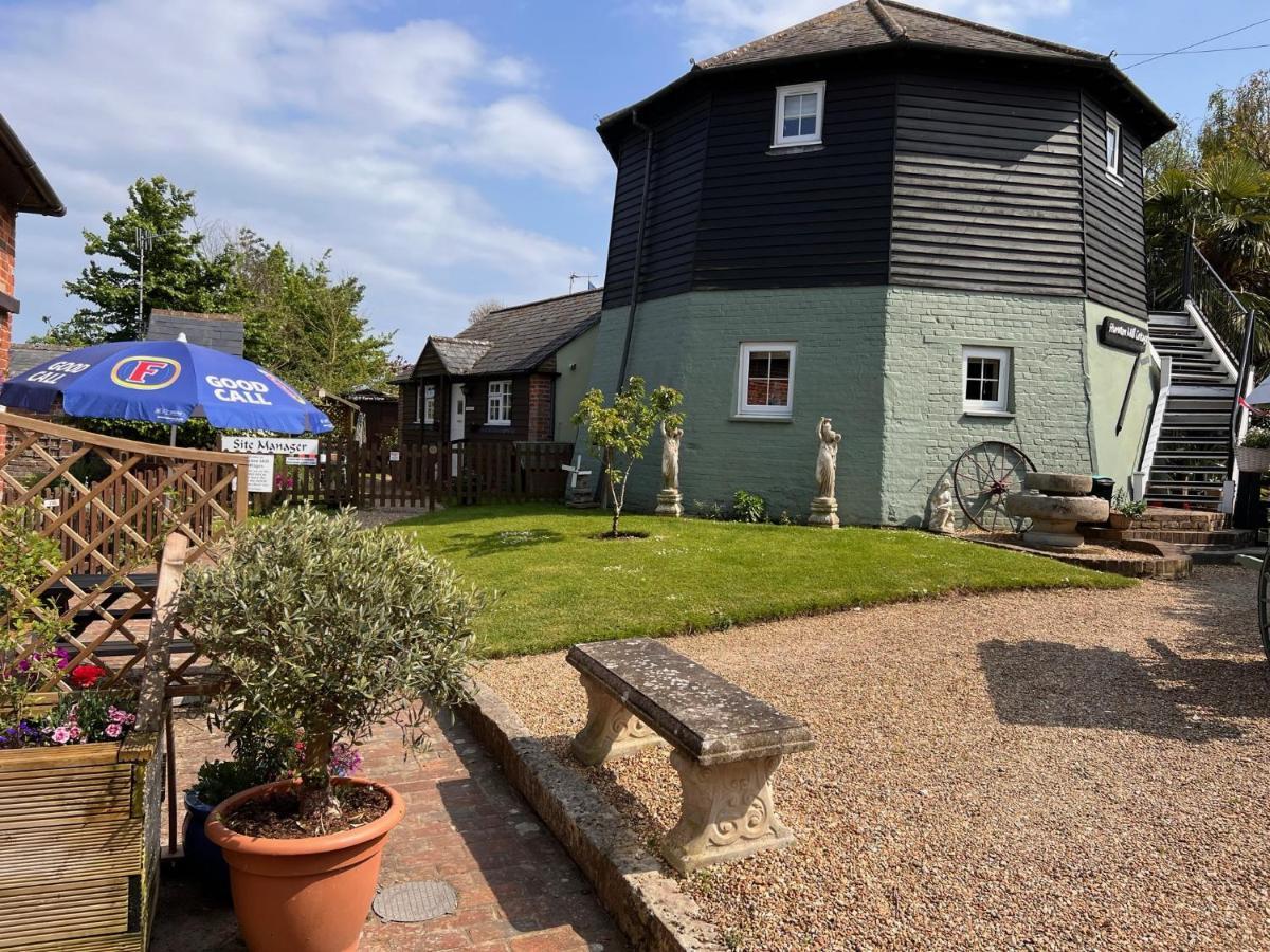 Hunston Mill Self Catering Dog Stay For Free Чичестър Екстериор снимка