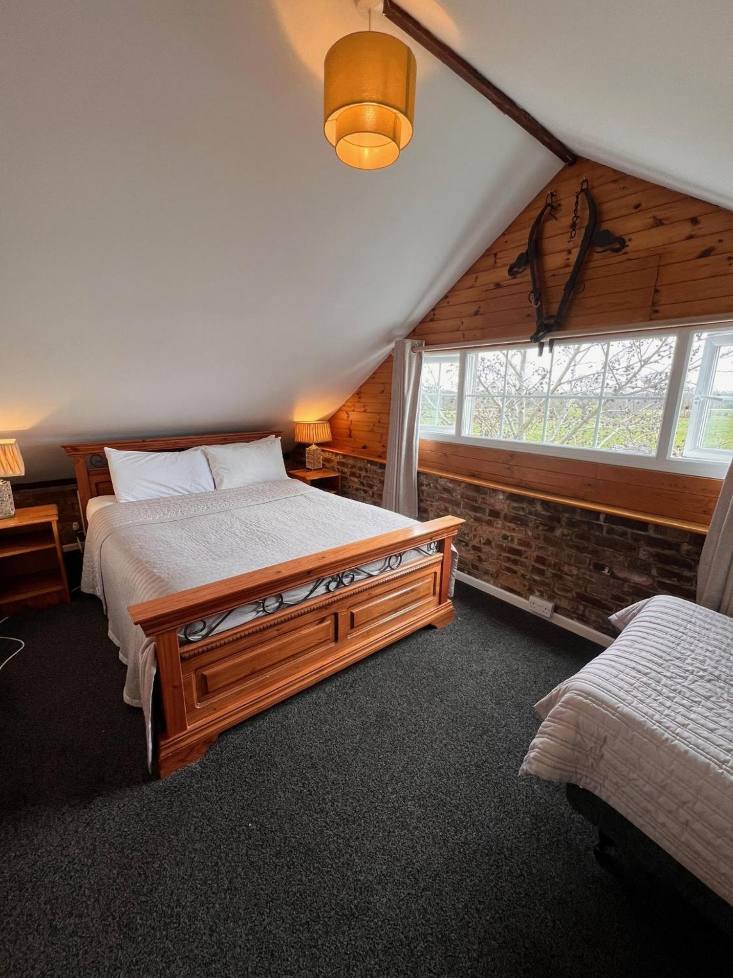 Hunston Mill Self Catering Dog Stay For Free Чичестър Екстериор снимка