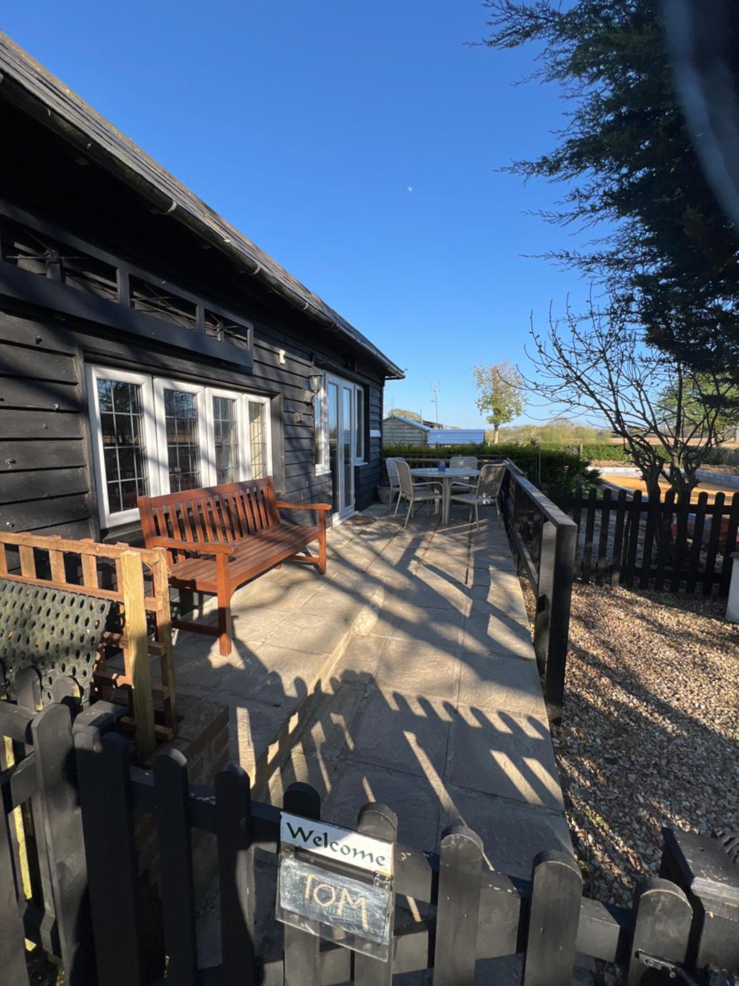 Hunston Mill Self Catering Dog Stay For Free Чичестър Екстериор снимка