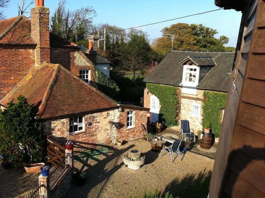 Hunston Mill Self Catering Dog Stay For Free Чичестър Екстериор снимка