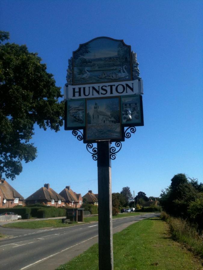 Hunston Mill Self Catering Dog Stay For Free Чичестър Стая снимка