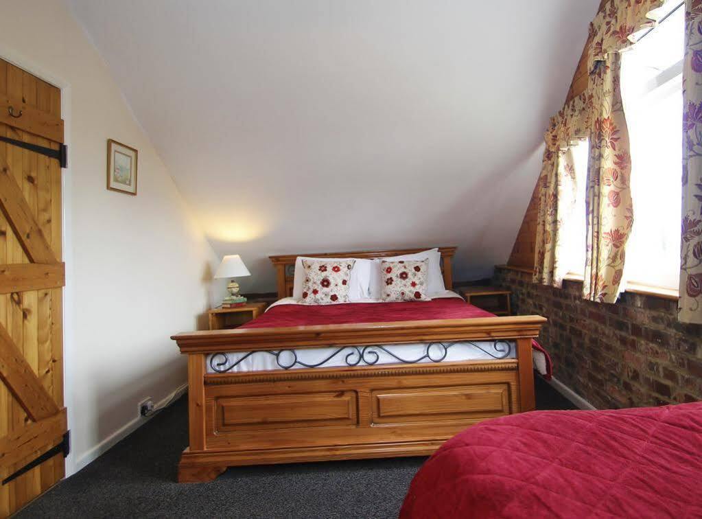 Hunston Mill Self Catering Dog Stay For Free Чичестър Екстериор снимка